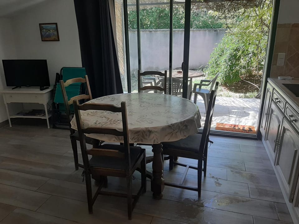 Gite le bagnol un coin de paradis Vacation rental in Provence-Alpes-Côte d'Azur