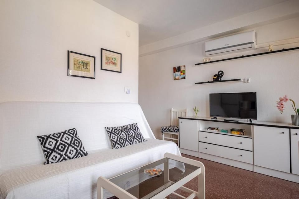 TV and multimedia, Living room, air conditioner