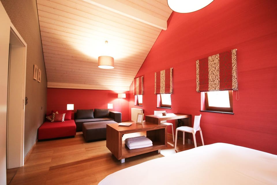 Living room, Photo of the whole room, Seating area
