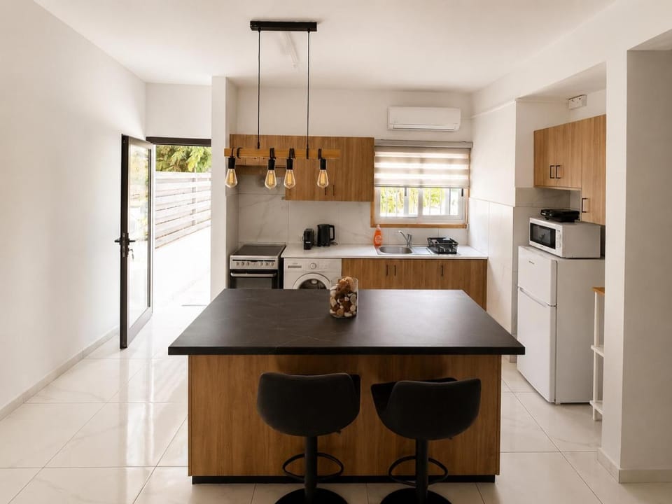 (L.I.H.8) Luxury Industrial House 8 Apartment in Paphos