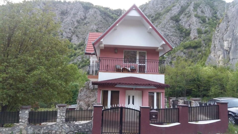 Property building, On site