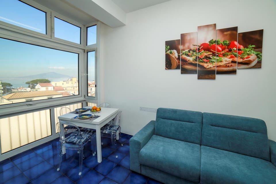 Living room, Dining area, Landmark view, Sea view