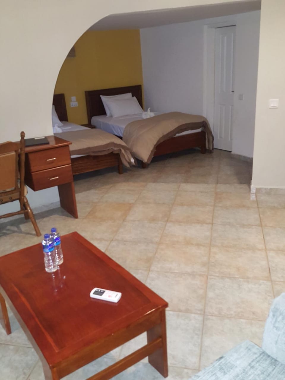 Bed, Photo of the whole room, Bedroom, Drinks