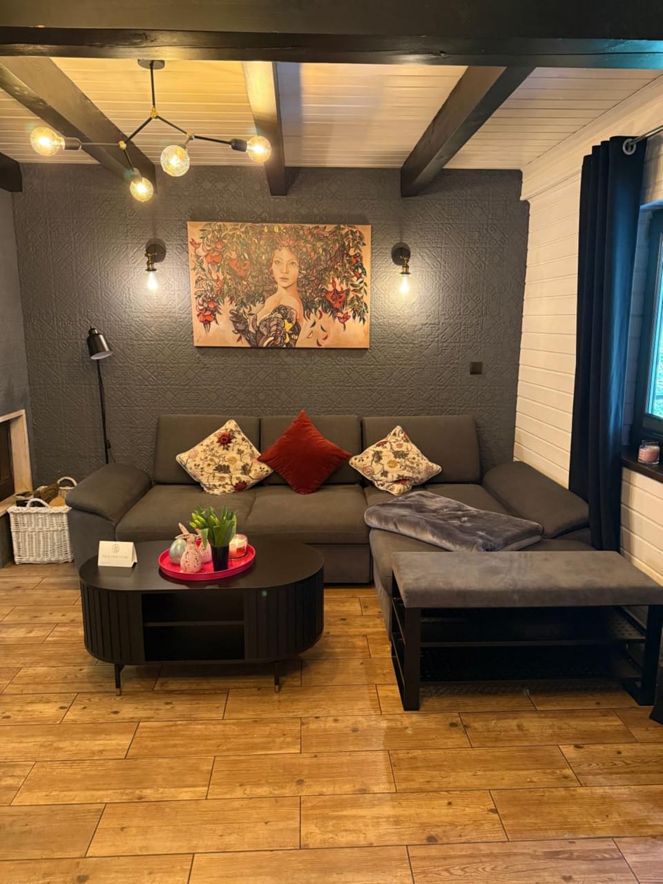 Bed, TV and multimedia, Living room, Photo of the whole room, Bedroom