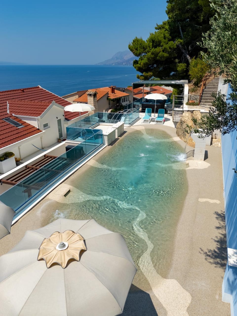 Property building, Swimming pool