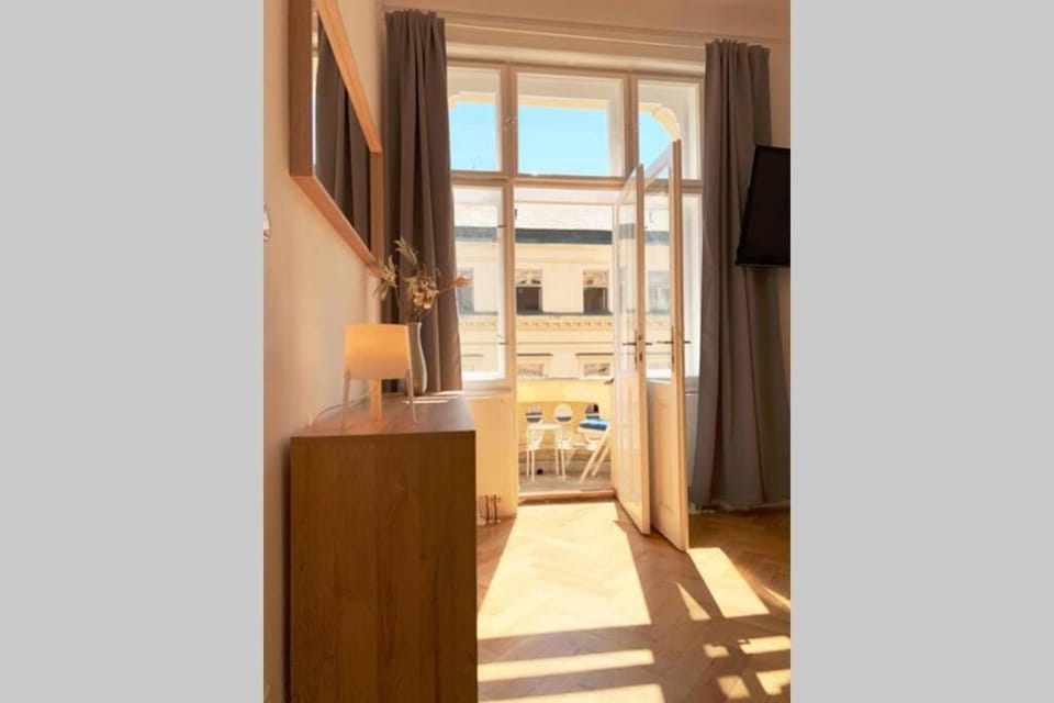 Balcony/Terrace, Living room, Seating area, City view