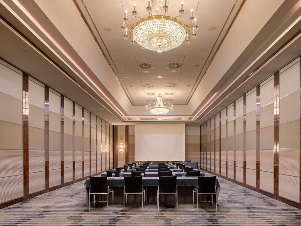 Meeting/conference room