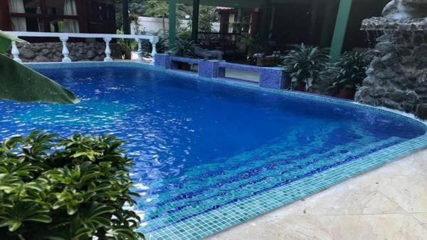 Swimming pool, Swimming pool