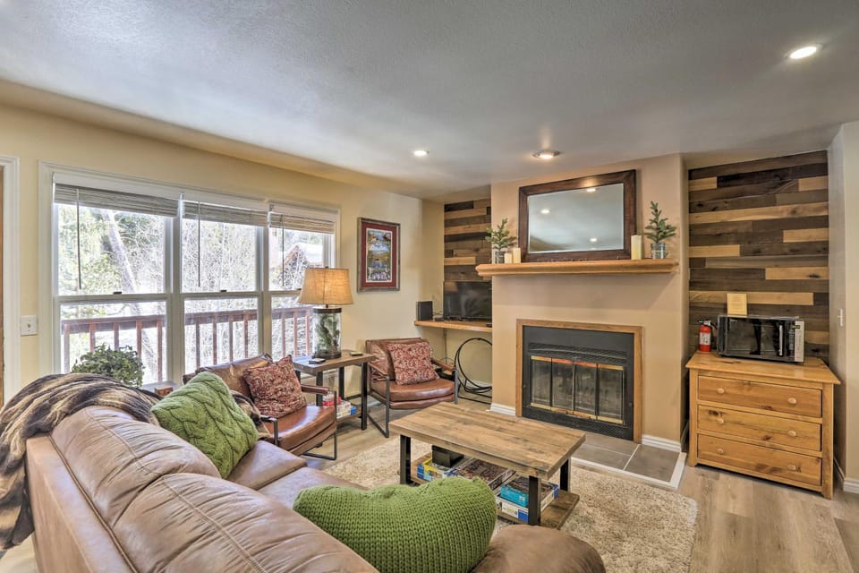 Walk to Marina: Rustic Grand Lake Retreat! House in Grand Lake