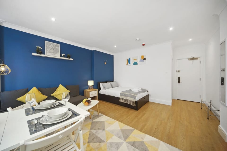 Studio Apartment by Homely Stays Apartment in London