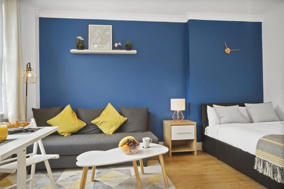 Studio Apartment by Homely Stays Apartment in London
