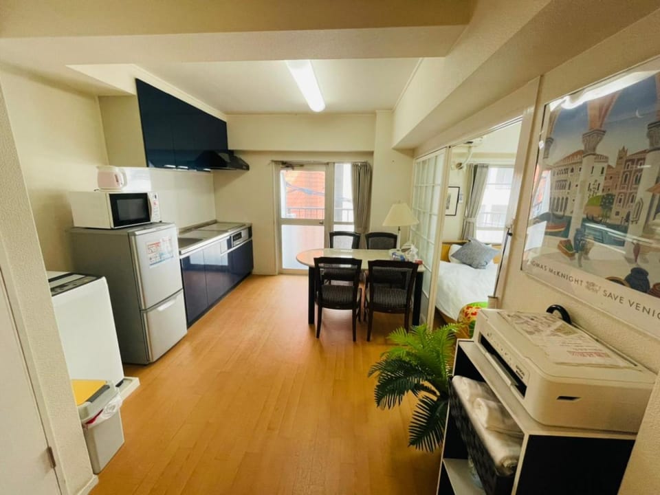 Living room, Communal kitchen
