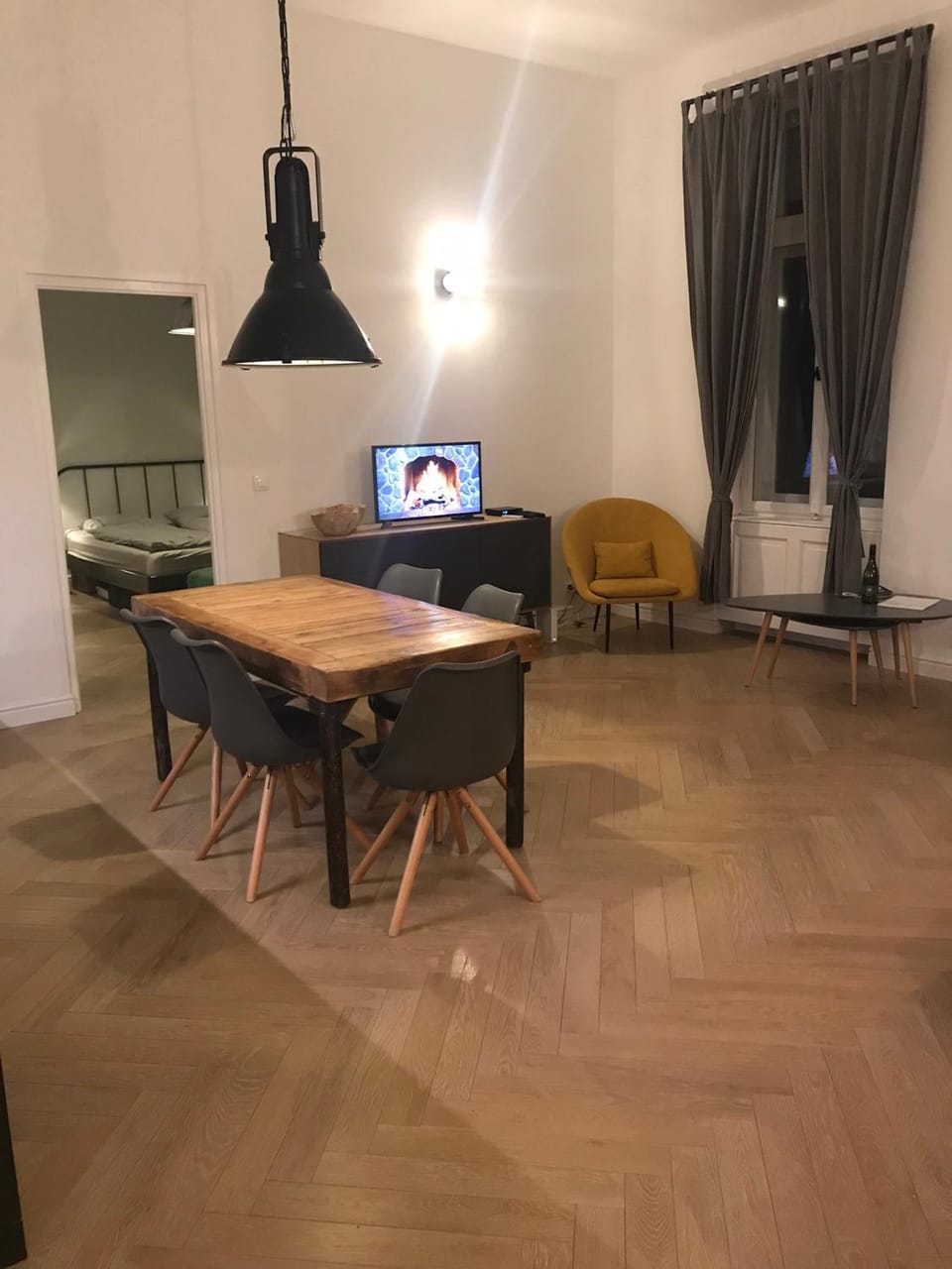 TV and multimedia, Living room, Seating area, Dining area, Meeting/conference room
