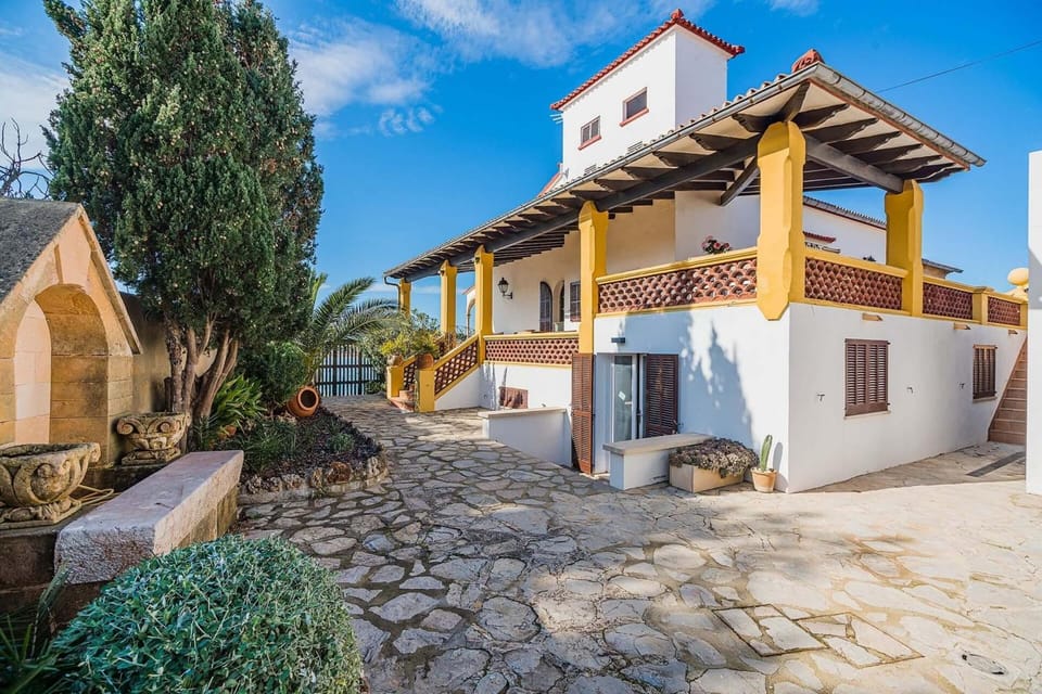 Property building, Day