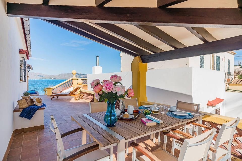 Patio, Dining area, Sea view