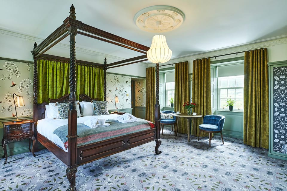 Photo of the whole room, Decorative detail, Seating area, Bedroom