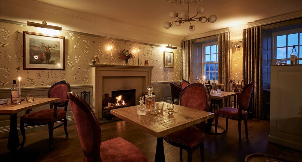 Restaurant/places to eat, Seating area, flat iron