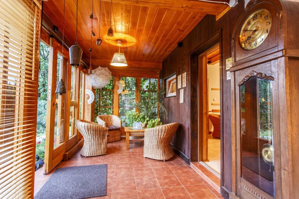 Day, Lobby or reception