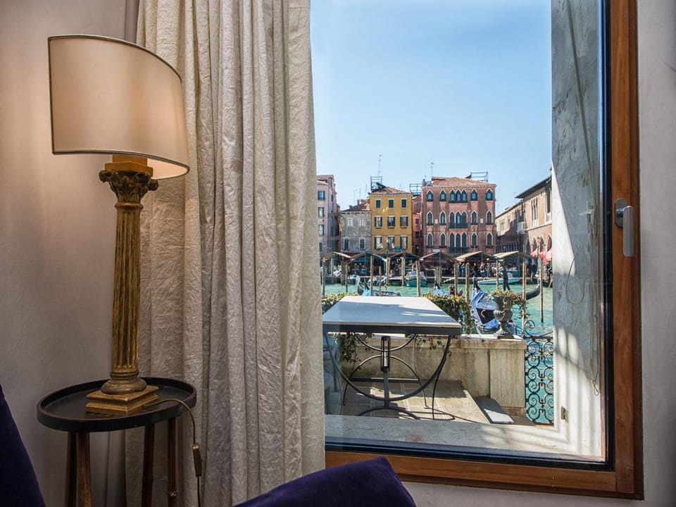 Balcony/Terrace, City view, Street view