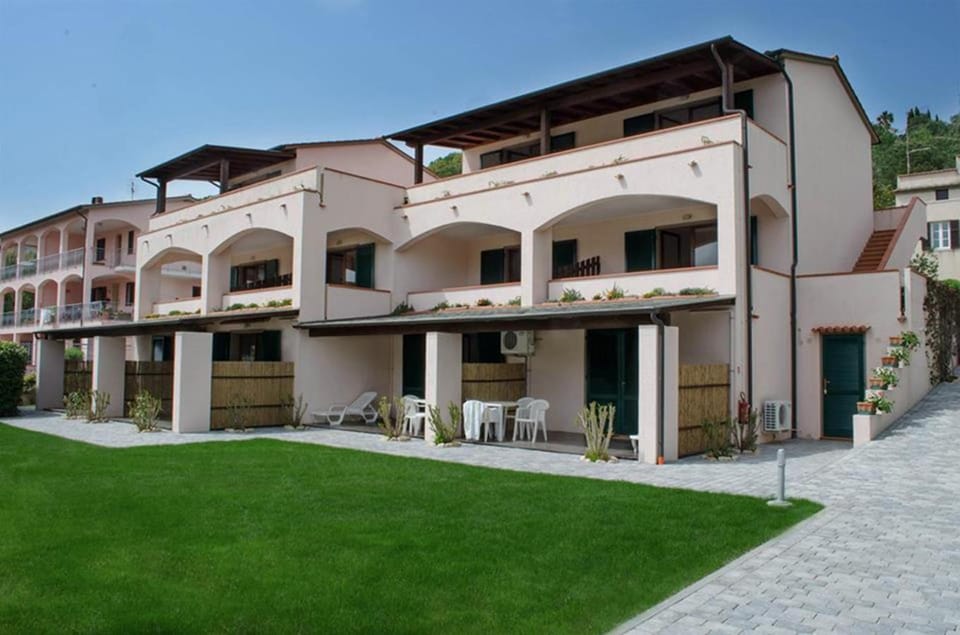 Property building, Garden