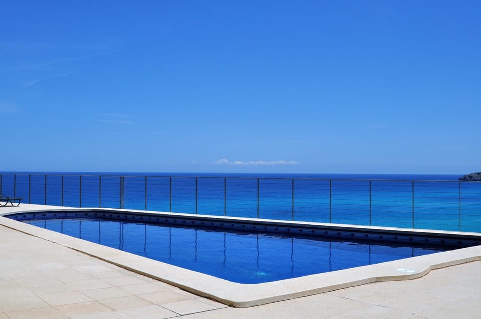Balcony/Terrace, Sea view, Swimming pool