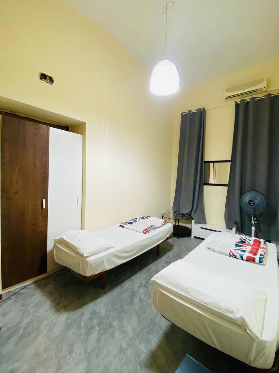 Photo of the whole room