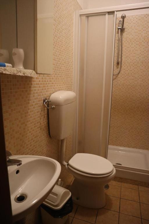 ROMA GONDOLA Guest House Bed and Breakfast in Rome