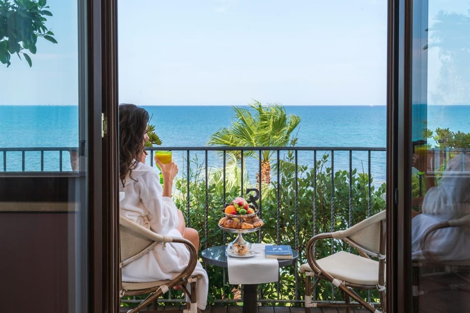 View (from property/room), Balcony/Terrace, Sea view