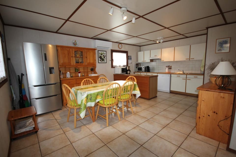 Domaine de vacances à 600m de la plage animations piscines en supplément villa climatisée 3 chambres 5 à 7 couchages WIFI LRPDSG12 Villa in Portiragnes