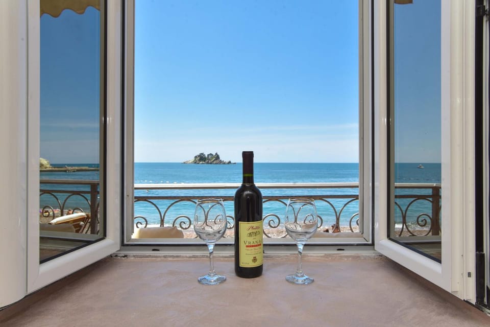 View (from property/room), Balcony/Terrace, Sea view