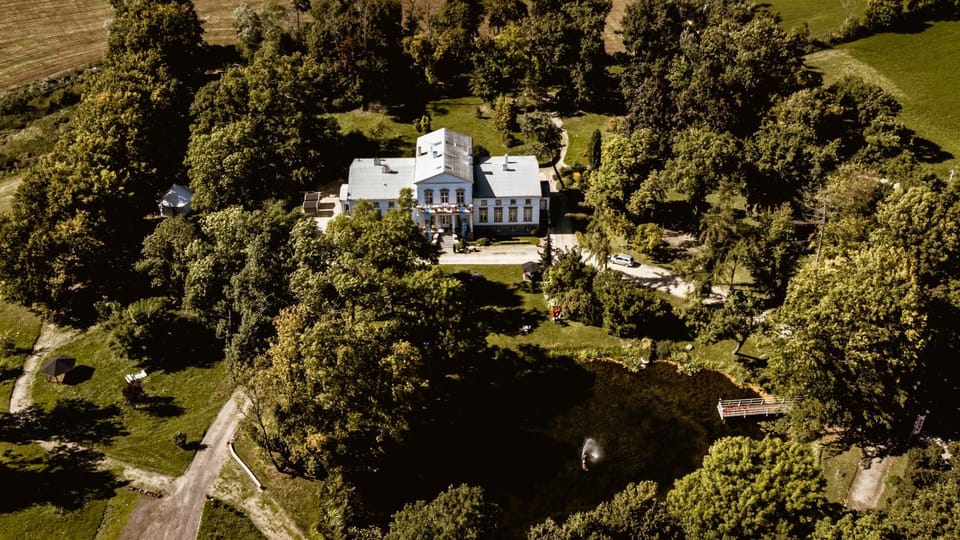 Property building, Natural landscape, Bird's eye view, Garden, Garden view