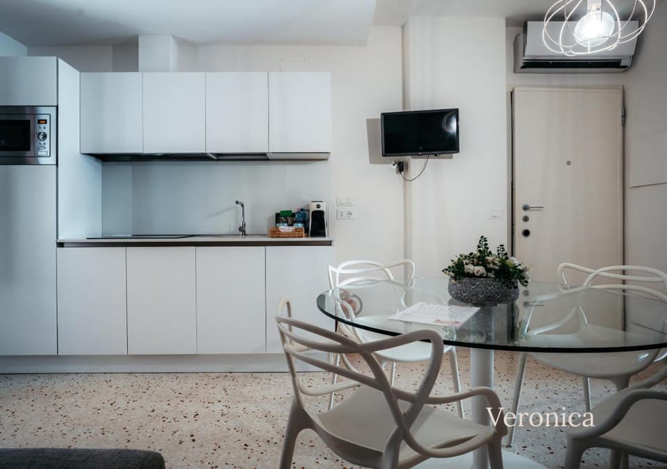 TV and multimedia, Kitchen or kitchenette, Living room