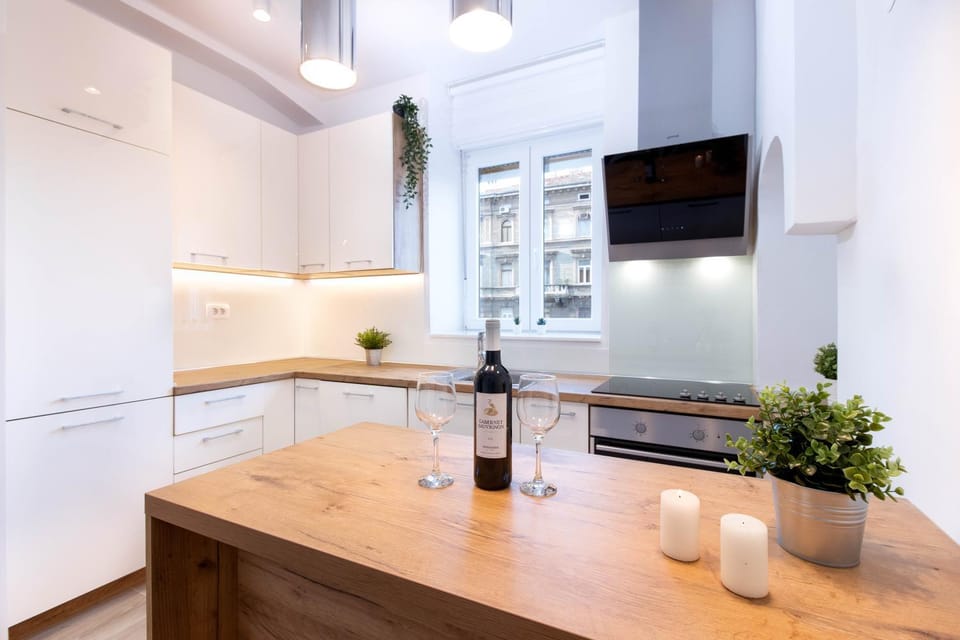 Kitchen or kitchenette, pet friendly