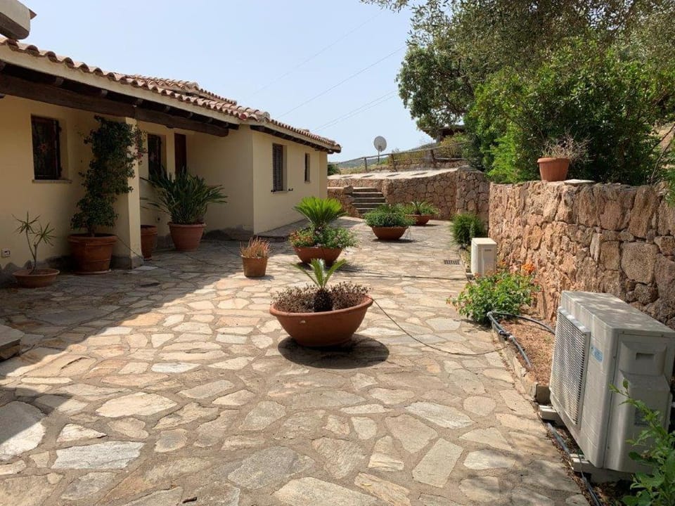 Facade/entrance, Garden