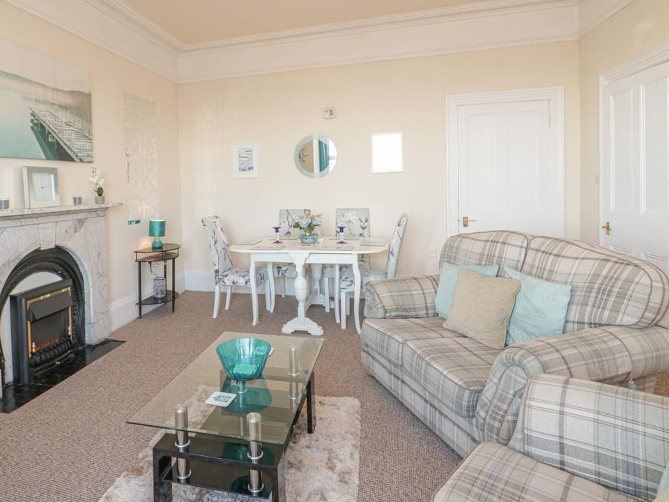 Llys Madoc, First Floor Flat Apartment in Wales