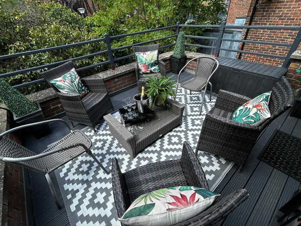 Balcony/Terrace, Garden view