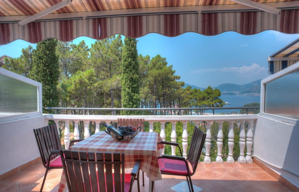 Natural landscape, Garden view