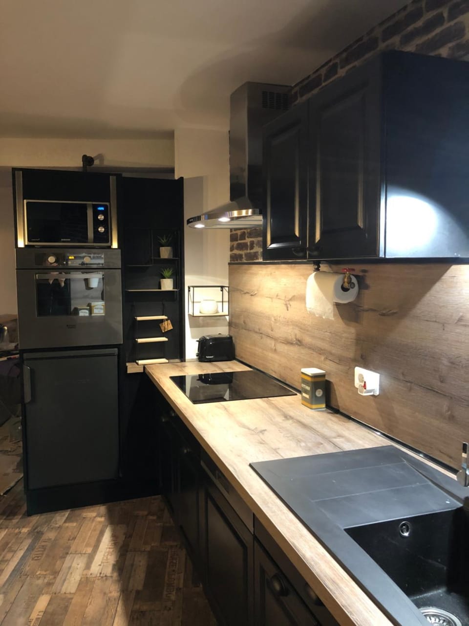Kitchen or kitchenette