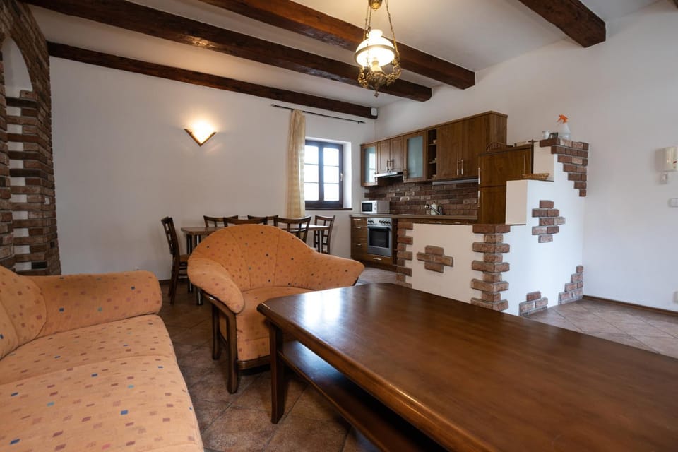 Dining area, kitchen