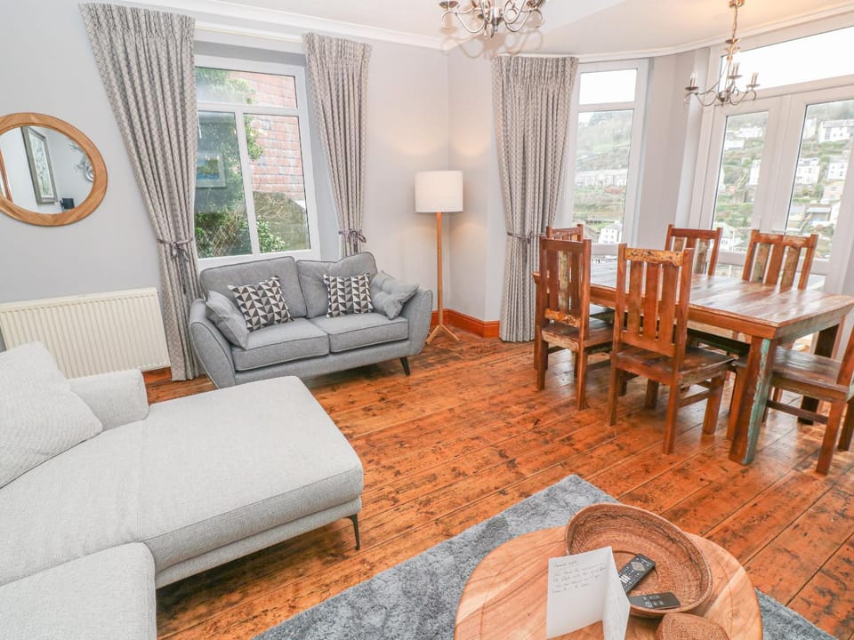 Elmbank House in Looe