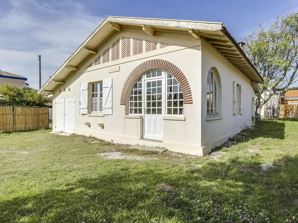 Maison de charme 3 ch. à 350m de la plage - jardin, BBQ, animaux admis, idéale pour 6 pers. - FR-1-521-111 House in Biscarrosse
