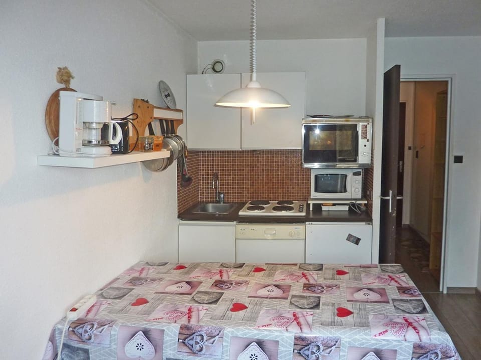 Studio confortable pour 4 pers avec départ skis aux pieds - FR-1-322-397 Apartment in Provence-Alpes-Côte d'Azur