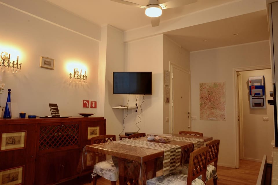 Communal lounge/ TV room, Lounge or bar, Dining area