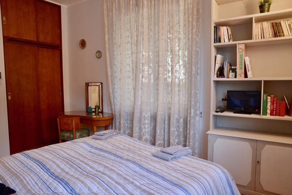 Library, Bedroom
