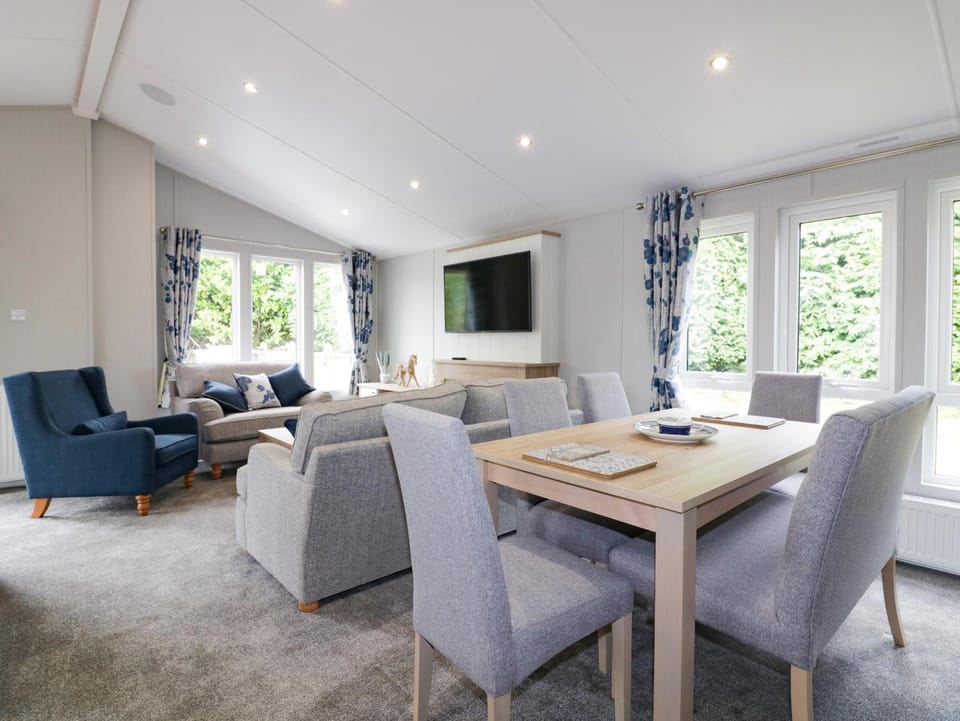 Pinehurst Lodge House in England