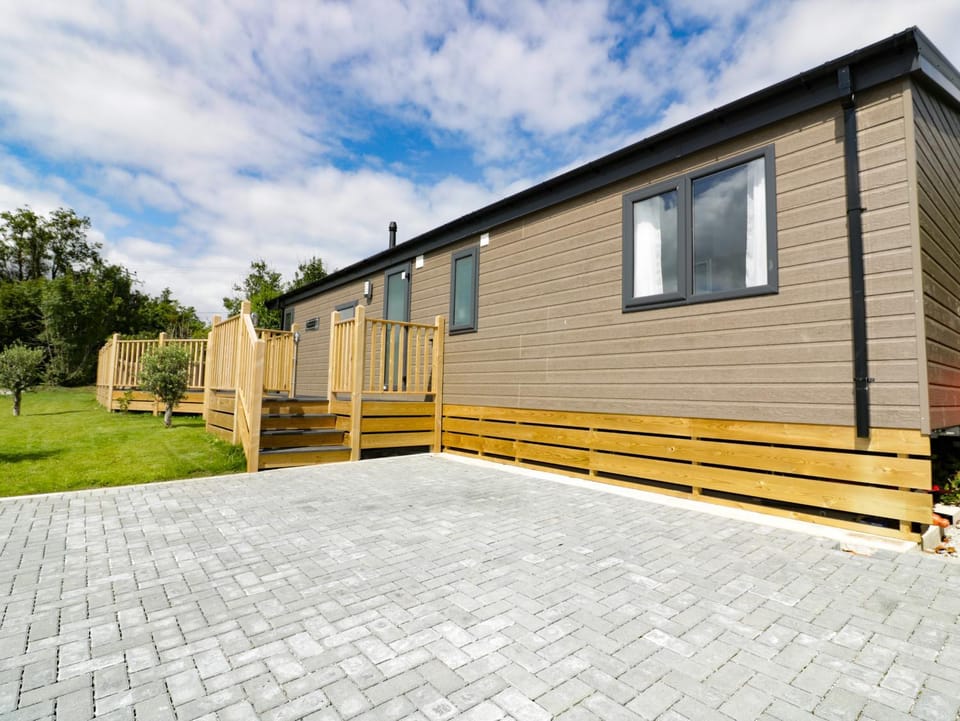 Pinehurst Lodge House in England