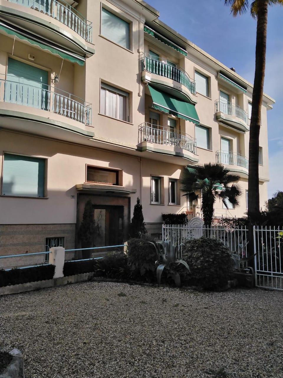 Property building, Facade/entrance