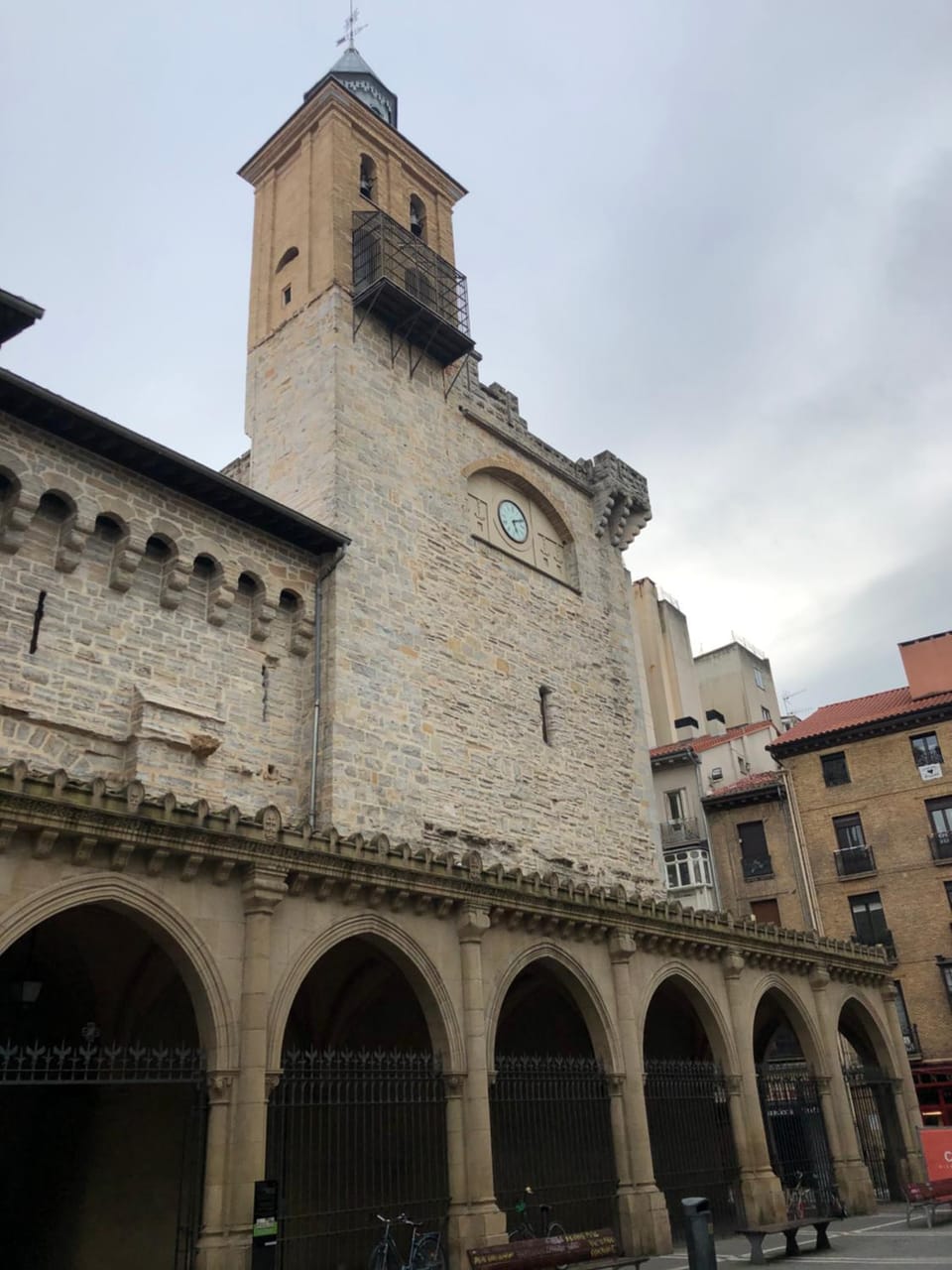 Nearby landmark, Neighbourhood