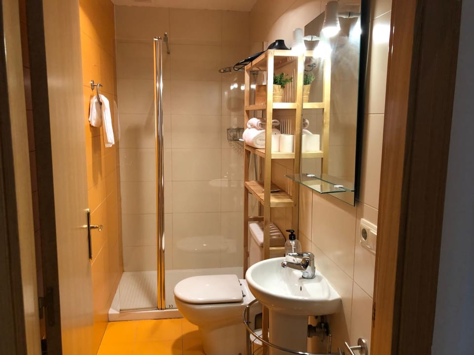 Shower, Toilet, Bathroom
