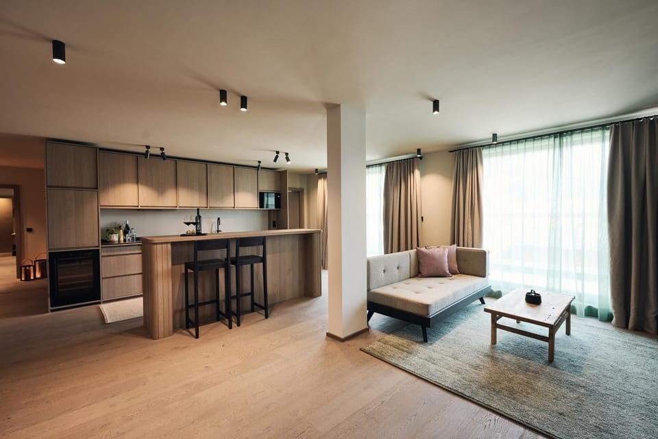 Kitchen or kitchenette, Living room